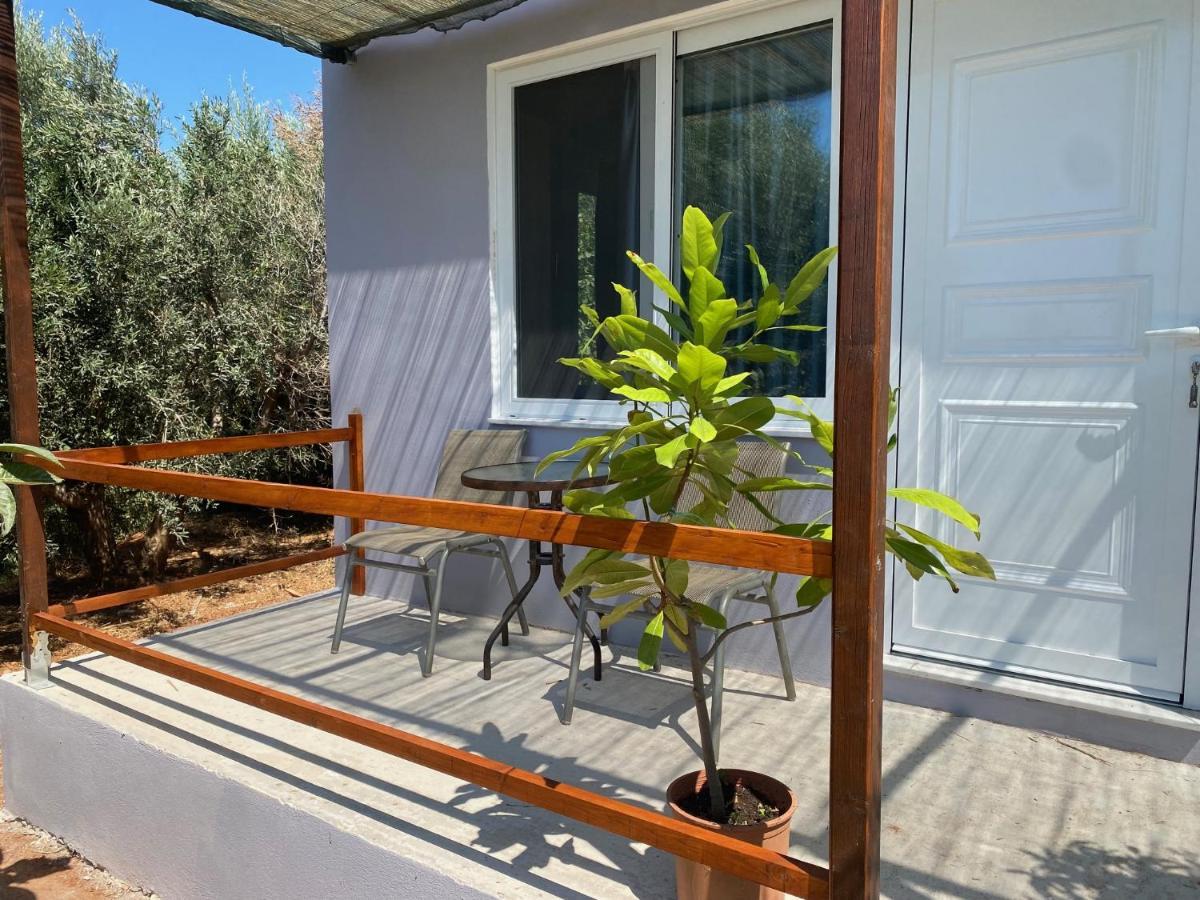 Vine Veranda Palaiochora Exterior photo