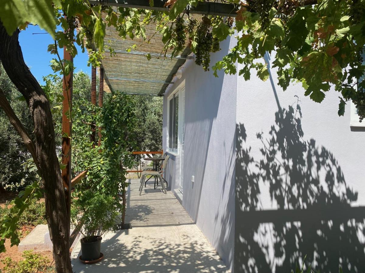 Vine Veranda Palaiochora Exterior photo